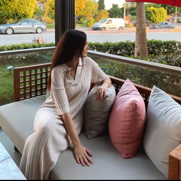 H&M Bloggers Favorite Beige Knit Slit Midi Dress - Picture 14 of 16